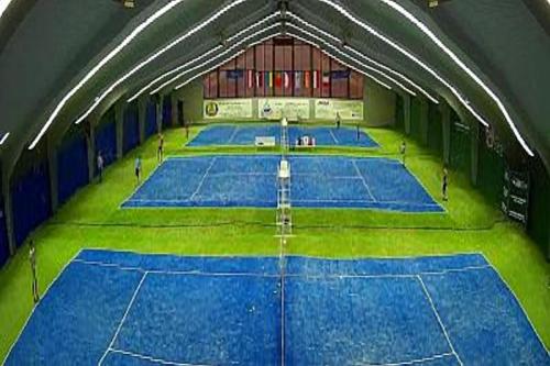 Tenis a/nebo squash v ubytování Ubytovna Český Krumlov nebo okolí