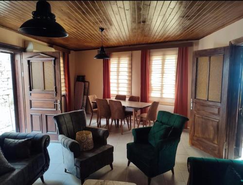 Afbeelding uit fotogalerij van Altun Konak in Ayvalık