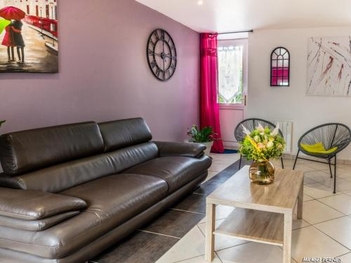 Photo de la galerie de l'établissement Maison rénovée à Locmiquélic : 3 min du Batobus, proche sentiers et commerces, 4-6 pers. - FR-1-349-128, à Locmiquélic