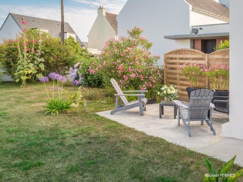 Maison rénovée bord de mer avec véranda, jardin, 4 couchages, proche plages et commerces - FR-1-349-200