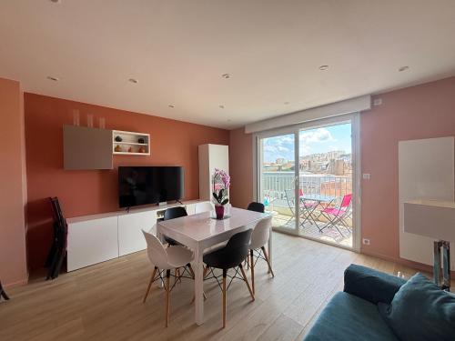 Appartement Moderne Centre-Ville, Proche Plage, 5 Couchages, Parking Privé - FR-1-197-555
