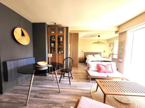 Appartement moderne rénové - Face mer - Terrasse - WiFi gratuit