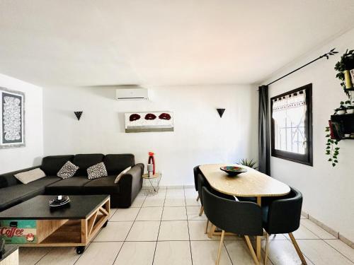 Casa cerca de parque natural: senderismo, BTT y windsurf. Terraza, piscina y cerca de la playa. - ES-258-60