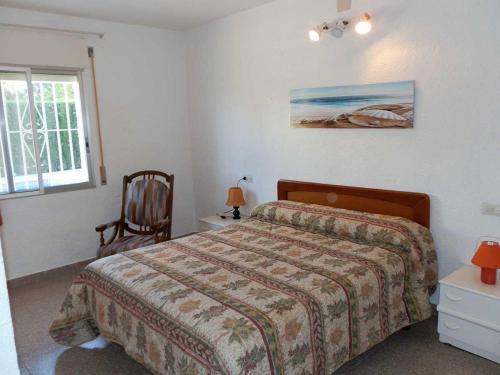 Postel nebo postele na pokoji v ubytování Casa cerca del mar con piscina privada, aire opcional, wifi, admite mascotas y cerca de playa para perros - ES-184-37