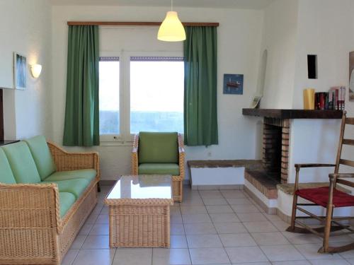 Gallery image of CASA FENOLLEDA - Casa con vistas panorámicas del mar y Cap de Creus en Llançà - ES-228-17 in Llança