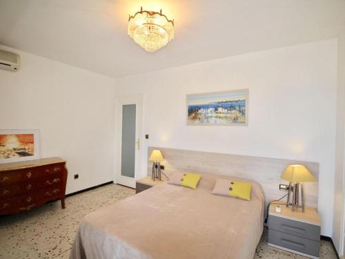 Superbe Appartement Front de Mer avec Terrasse, Climatisation et WiFi à Roses