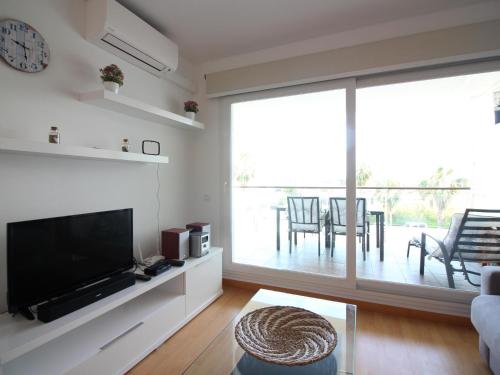 Bel Appartement avec Terrasse, Piscine et Parking à 1,2 km de la Plage de Roses
