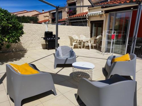 Photo de la galerie de l'établissement Pavillon 6 pers à Argelès-sur-Mer: piscine, clim, parking, WiFi, proche plage - FR-1-776-5, à Argelès-sur-Mer