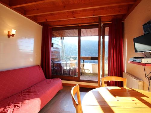 F2 Duplex avec garage privé, 700m du centre - FR-1-415-81