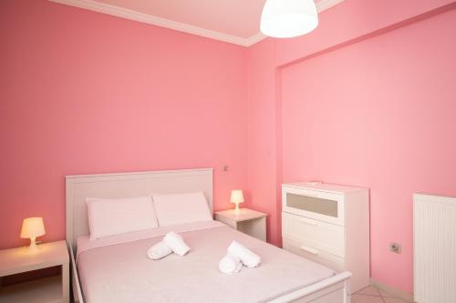Postel nebo postele na pokoji v ubytování Spacious1 Bedroom Flat In The Heart Of Athens
