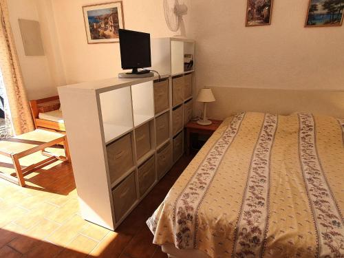Studio avec coin-nuit, piscine et parking à Sainte-Maxime