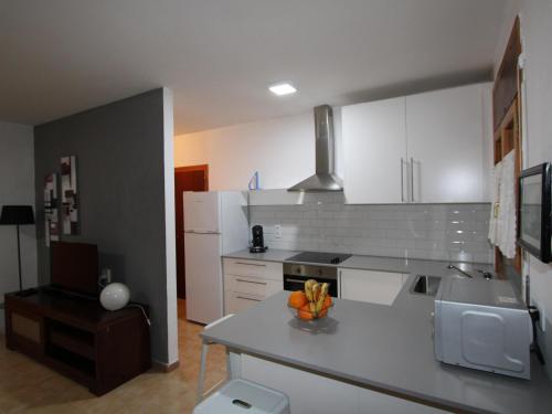 Kuchyňa alebo kuchynka v ubytovaní Casa ideal cerca de la playa, wifi gratis y aire acondicionado - ES-184-57