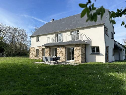 Grande maison près plage Carolles, 5 chambres, jardin, parking, wifi gratuit – 10 pers. - FR-1-361-537