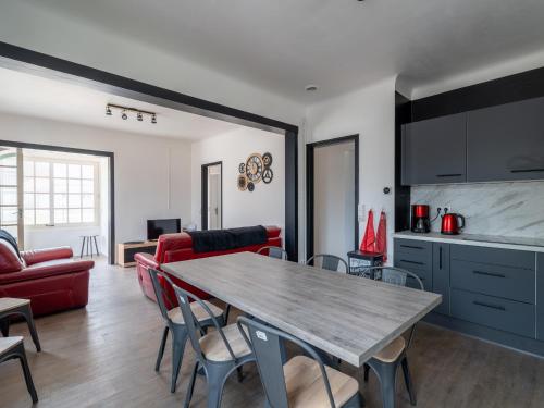 Maison rénovée pour 8 pers avec terrasse près des plages et activités - FR-1-50-141