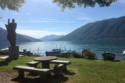 Gallery image of Bissone With Love - Happy Rentals in Bissone