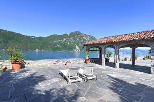 Gallery image of Bissone With Love - Happy Rentals in Bissone