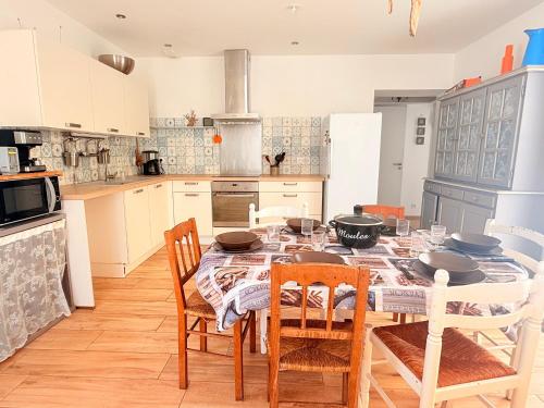 Maison spacieuse proche plage, 7 pers., parking privatif - FR-1-778-54