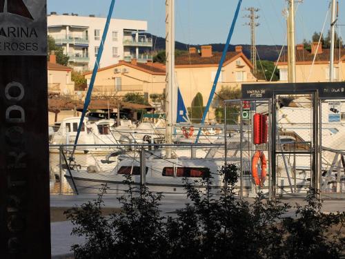 Encantadora Casa Junto al Canal con Terraza - Roses - ES-366-4