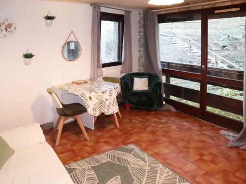 Studio confortable à Les Orres, accès direct aux pistes, WiFi et parking privé - FR-1-322-680