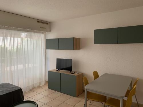Studio climatisé, centre-ville, proche plage, WiFi