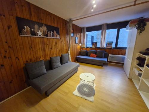Studio rénové au cœur de Super Besse, pour 4 personnes - FR-1-814-141