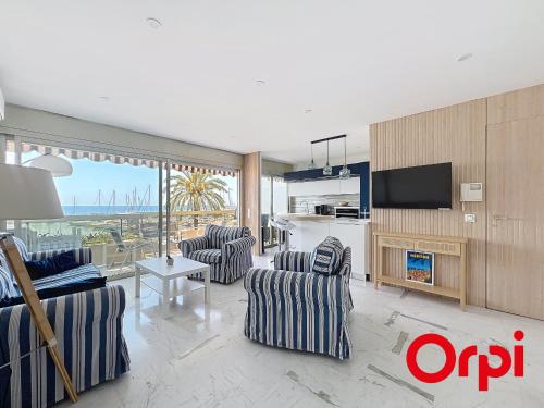 Studio moderne avec terrasse, climatisé, WIFI, 2 couchages à Menton