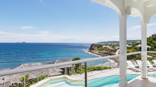 Villa Located in a Secluded Residential Area