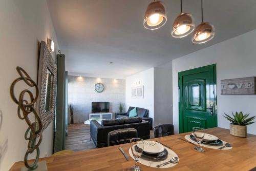 Club Valena 48 Sea Views, Wifi, close to beach & amenities at Matagorda