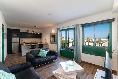 Club Valena 48 Sea Views, Wifi, close to beach & amenities at Matagorda