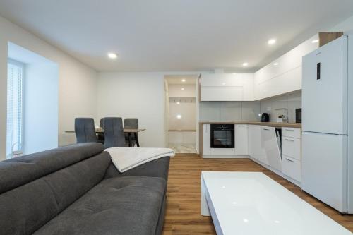 Kuchyň nebo kuchyňský kout v ubytování 3-Modern apartment 1min from the center