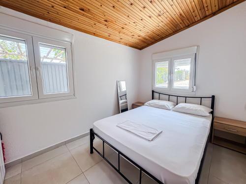 Τhair Vacation House