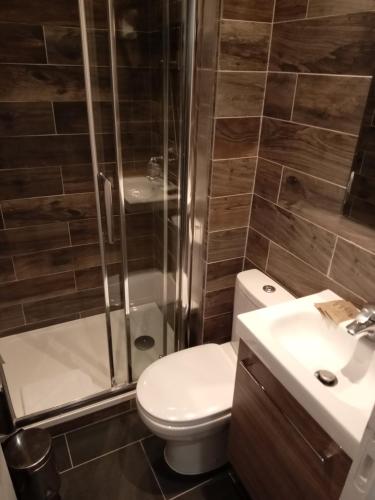Un baño de Hotel Modern Est