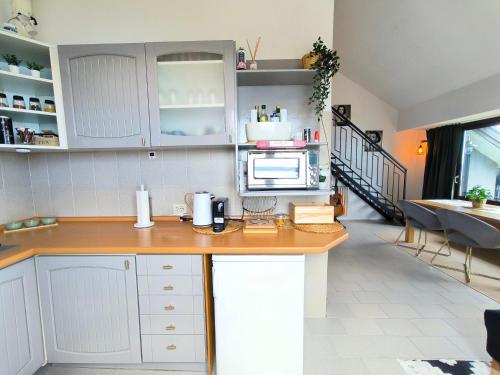 Dapur atau dapur kecil di All You Need Is Lake