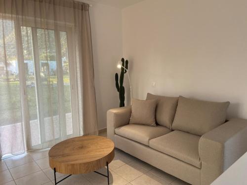 Posezení v ubytování Einalia Holiday Homes