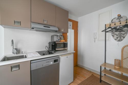 French typical apartment (opéra 5D)