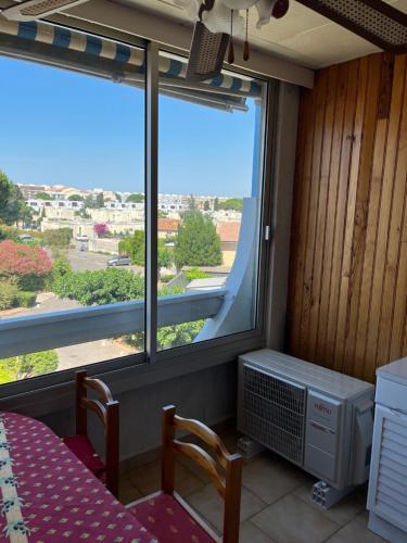 Les Floralies 2, 40 m2, 1 Chambre, Climatisation, dans résidence avec 2 piscines