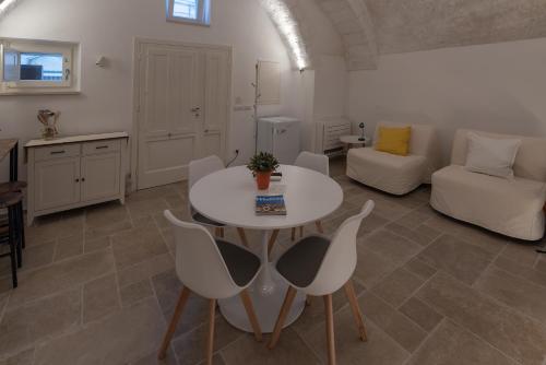 Nhà bếp/bếp nhỏ tại La Goccia Suite