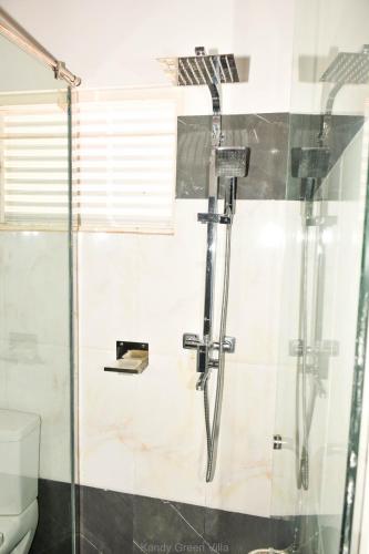 Ένα μπάνιο στο Kandy Green Villa