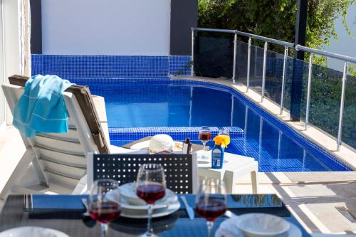 Sea view 5 En-suit villa, pool heatable, free WIFI VillaHappy in Kalkan