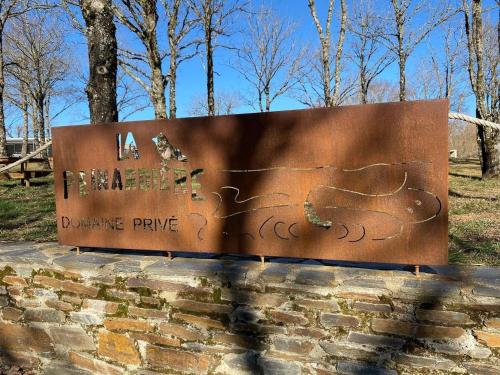 a sign that says la fayettephrinephrinephrinephrinedrive pineapple at Gite "Au Père Peinard" in Le Vibal