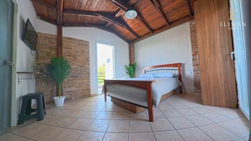 Gallery image of Suite 2nd Floor & Rooftop 6 in Flogita