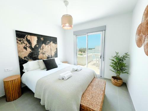 Family penthouse with sea views in Cancelada