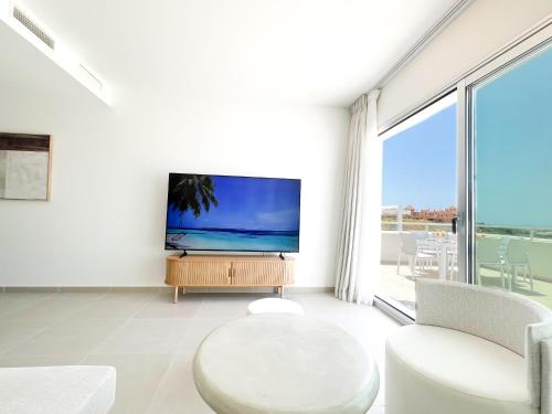 Family penthouse with sea views in Cancelada
