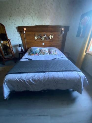 Gîte de Jean-Benoitにあるベッド