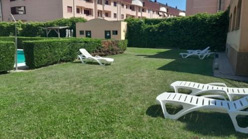 Κήπος έξω από το Hotel Alda Río Tormes