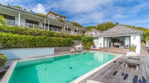 Utmost Luxury In The Heart Of Tropical Nature