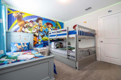 8BR Resort - Cinema, Themed Rooms, Jacuzzi & Game Room! photo 122
