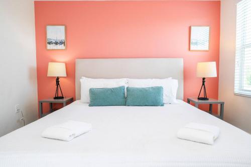 8BR Resort - Cinema, Themed Rooms, Jacuzzi & Game Room! photo 9