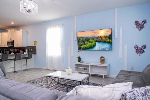 8BR Resort - Cinema, Themed Rooms, Jacuzzi & Game Room! photo 67