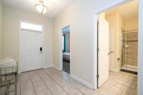 8BR Resort - Cinema, Themed Rooms, Jacuzzi & Game Room! photo 129